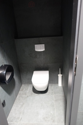 Lokal Wynajem Dołuje 11
